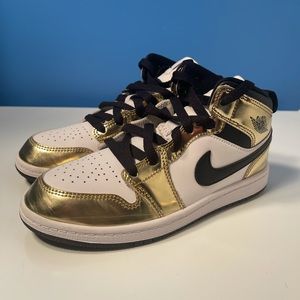 Nike Air Jordan 1 Mid SE Metallic Gold/Black-White
